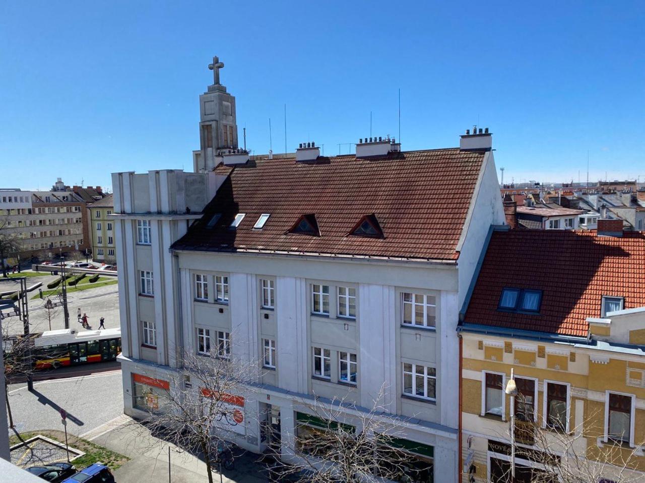 Appartement Perla Hradce à Hradec Králové Extérieur photo