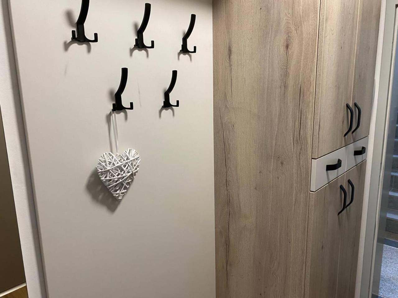 Appartement Perla Hradce à Hradec Králové Extérieur photo