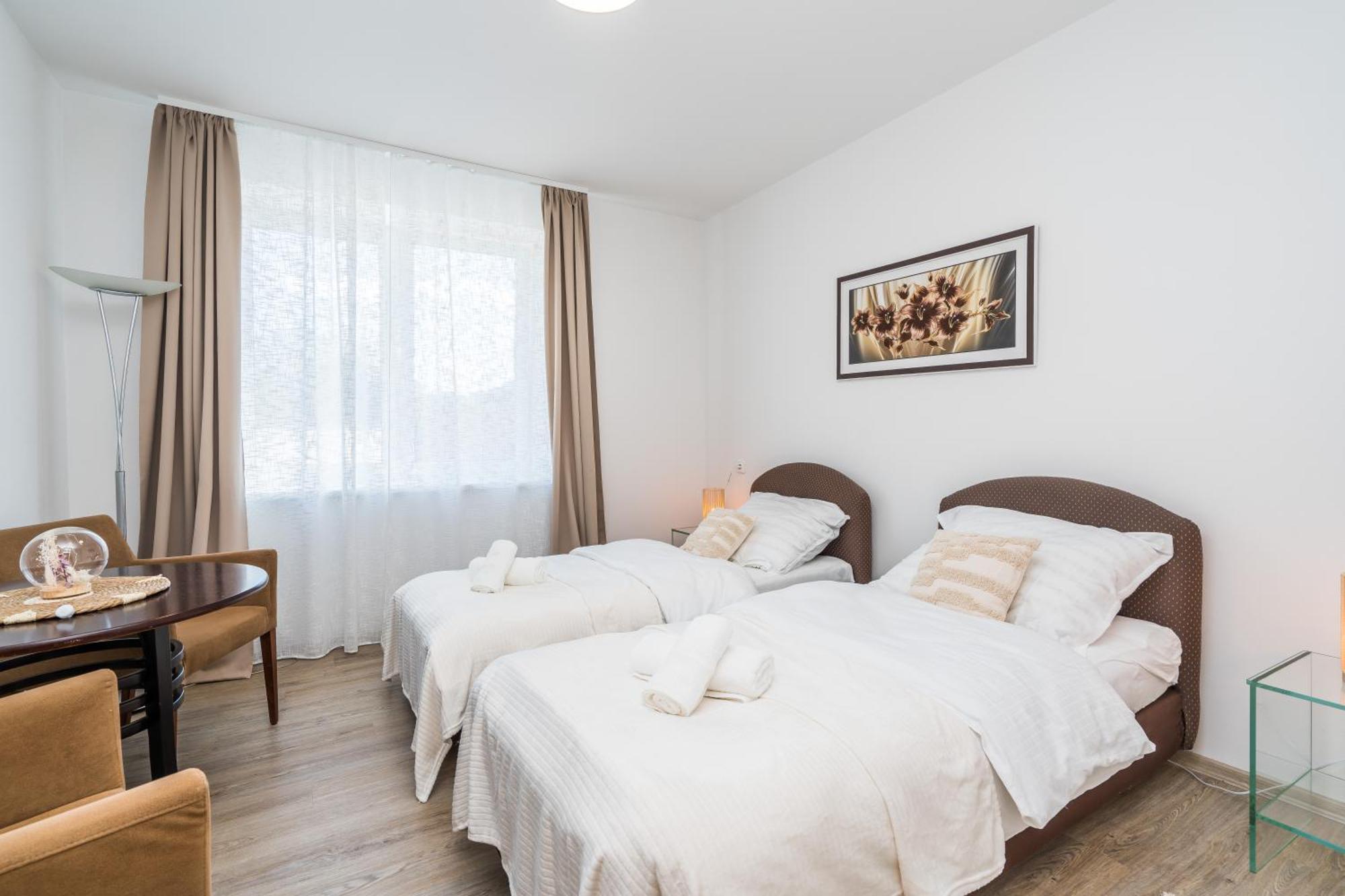 Appartement Perla Hradce à Hradec Králové Extérieur photo