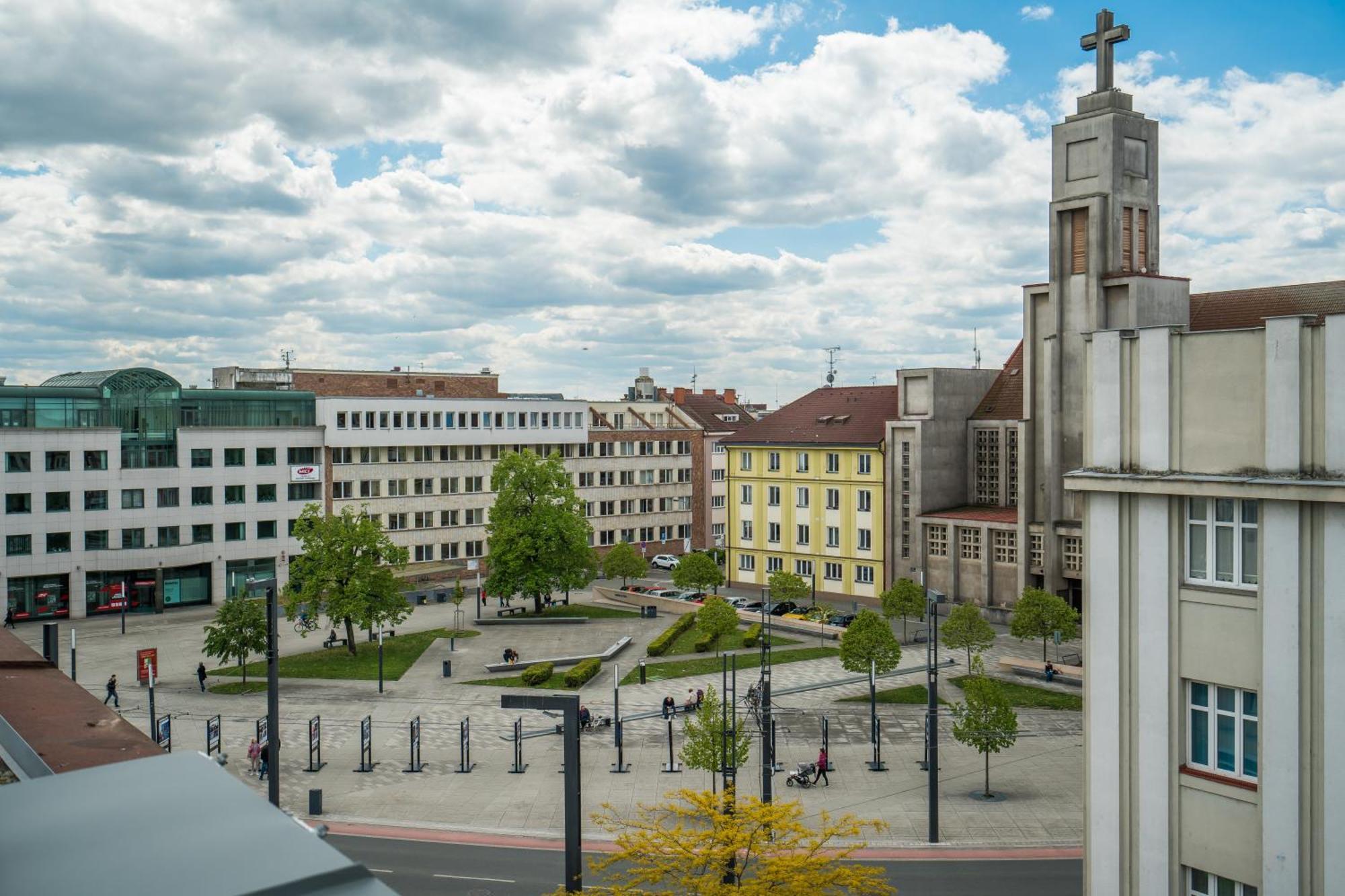 Appartement Perla Hradce à Hradec Králové Extérieur photo